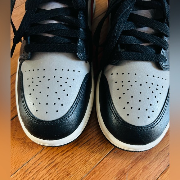 Nike Air Jordan 1 Mid - Picture 5 of 7